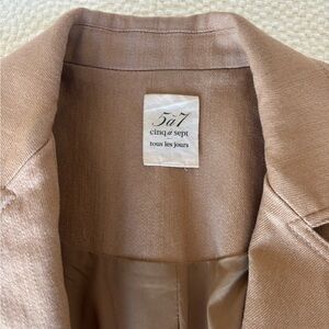 Cinq à Sept Sarah(Camel) Colored denim Blazer with Tortoise single-button.